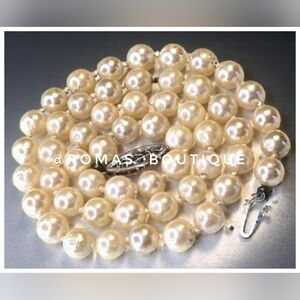 Vintage cultured pearl necklace with 14k white Gold clasp